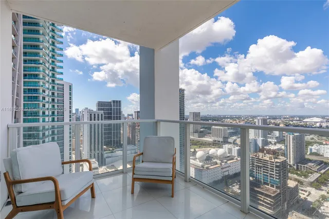 $19,500 | 1040 Biscayne Boulevard, Unit 4207, Miami, FL 33132