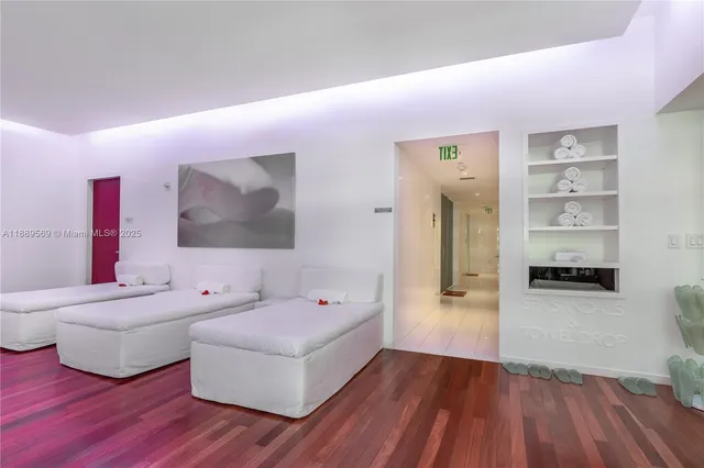 $19,500 | 1040 Biscayne Boulevard, Unit 4207, Miami, FL 33132