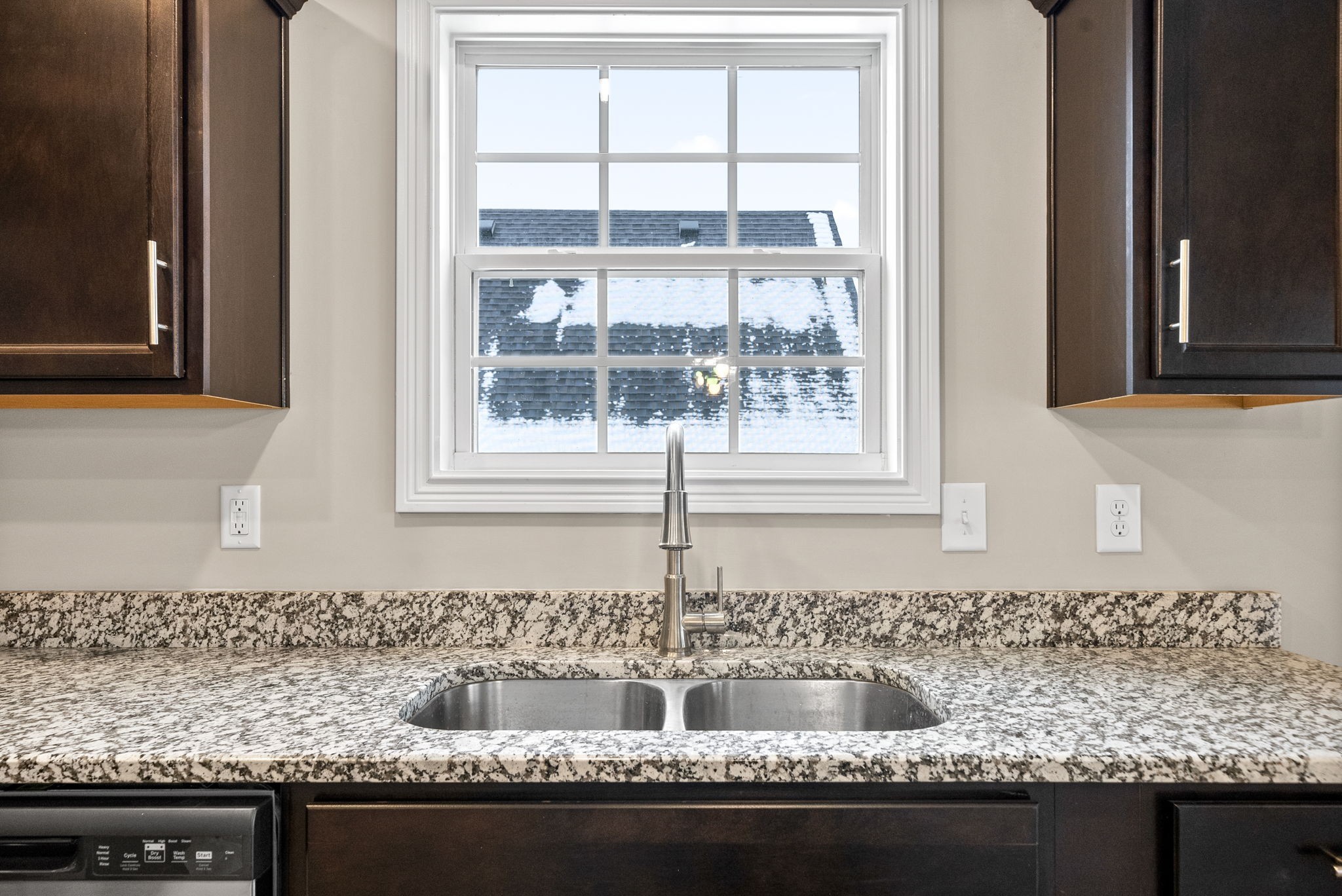 1237 Cardinal Crk Drive Clarksville, TN 37040 - Photo 8 of 26 a kitchen with granite countertop a sink and a window