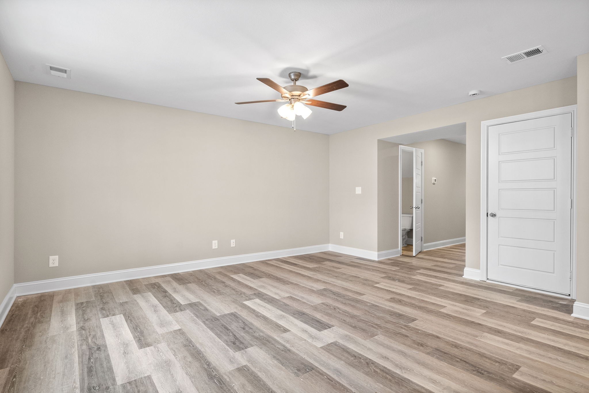 1237 Cardinal Crk Drive Clarksville, TN 37040 - Photo 9 of 26 a view of an empty room