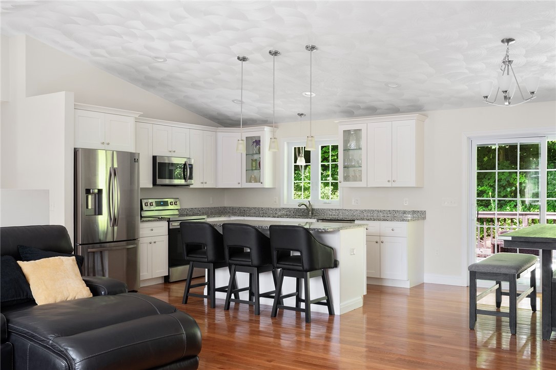 15 Birch Road Cumberland, RI 02864 - Photo 5 of 31