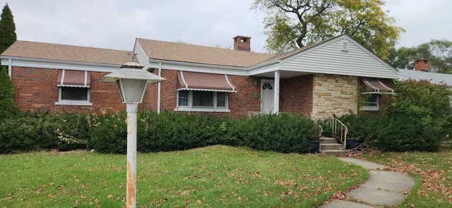 $299,900 | 10072 Drury Lane, Westchester, IL 60154