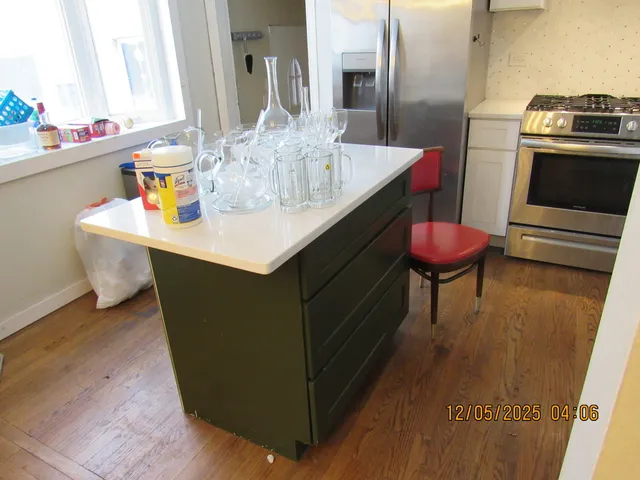 $299,900 | 10072 Drury Lane, Westchester, IL 60154