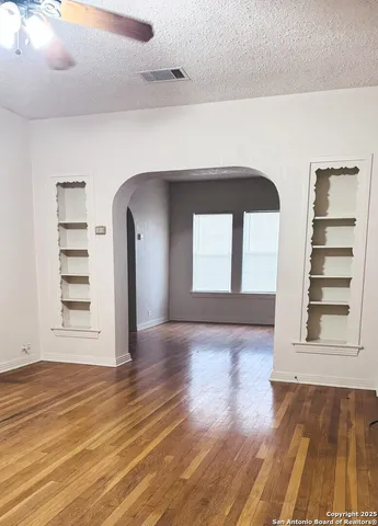 $995 | 409 West Lynwood Avenue, Unit 4, San Antonio, TX 78212