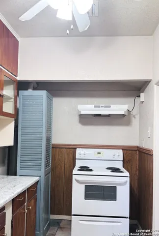 $995 | 409 West Lynwood Avenue, Unit 4, San Antonio, TX 78212