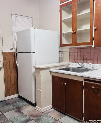 $995 | 409 West Lynwood Avenue, Unit 4, San Antonio, TX 78212