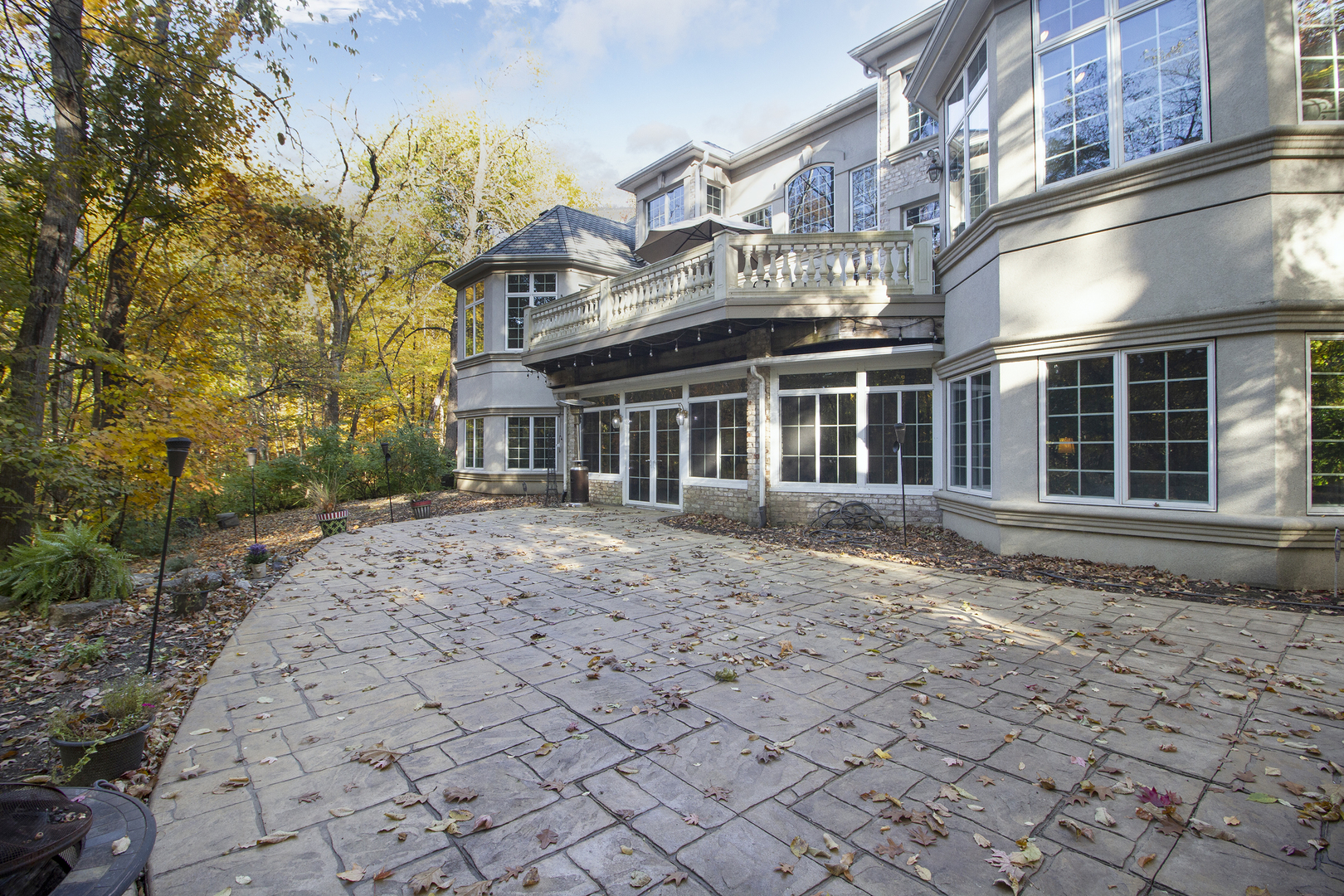 721 Chatfield Road New Lenox, IL 60451 - Photo 7 of 76 a backyard of a house