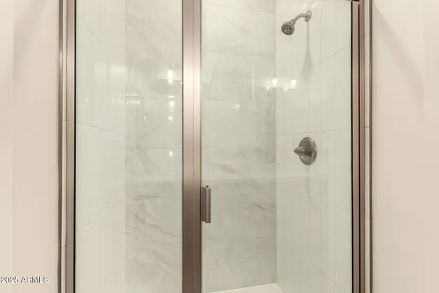 $2,400 | 129 West Latona Road, Phoenix, AZ 85041