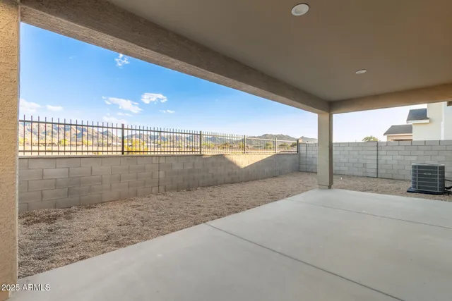 $2,400 | 129 West Latona Road, Phoenix, AZ 85041