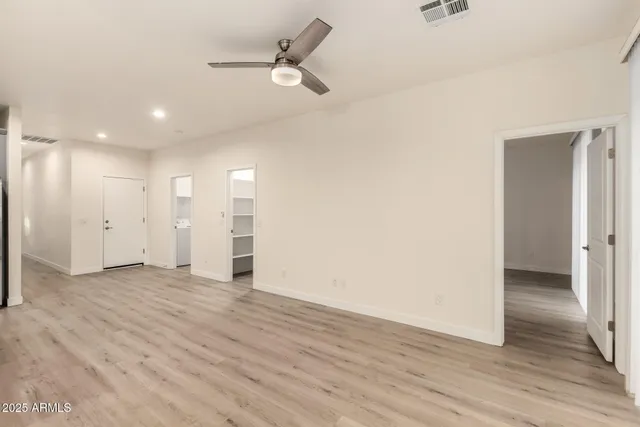 $2,400 | 129 West Latona Road, Phoenix, AZ 85041