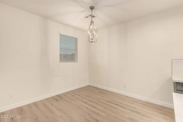 $2,400 | 129 West Latona Road, Phoenix, AZ 85041