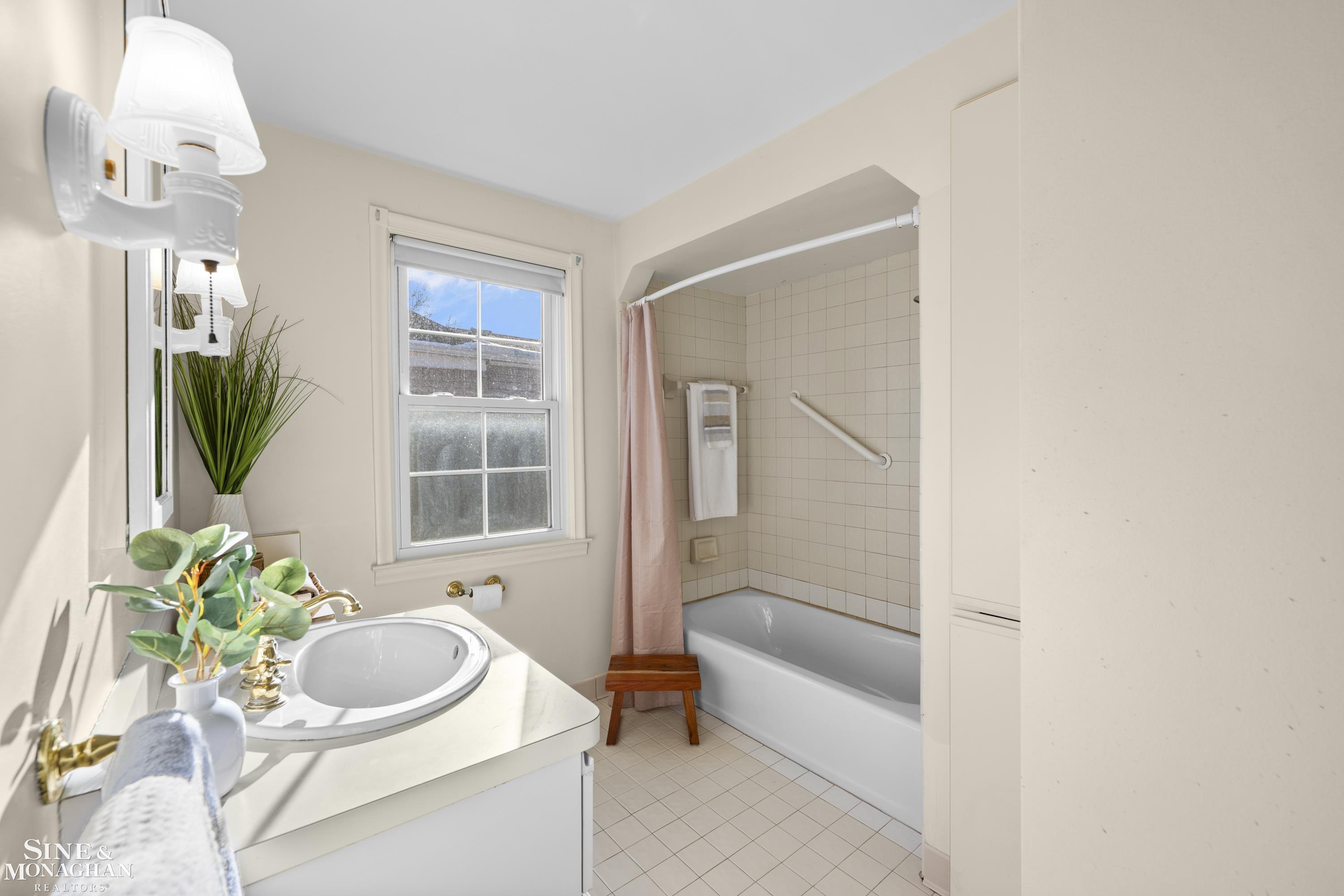 419 Maison Road Grosse Pointe Farms, MI 48236 - Photo 25 of 50