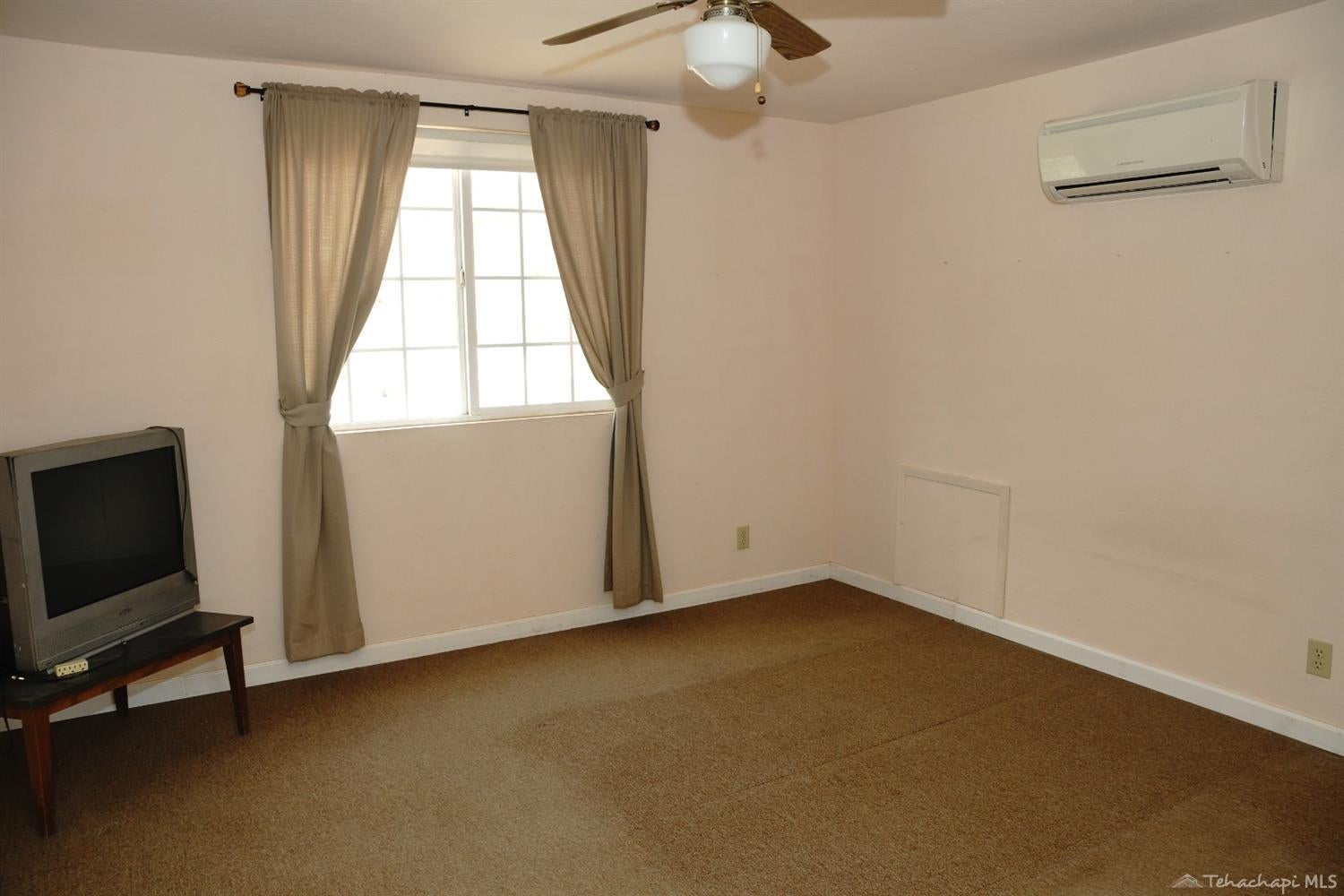 10143 Pretoria Road Tehachapi, CA 93561 - Photo 11 of 19 Gallery Image 11