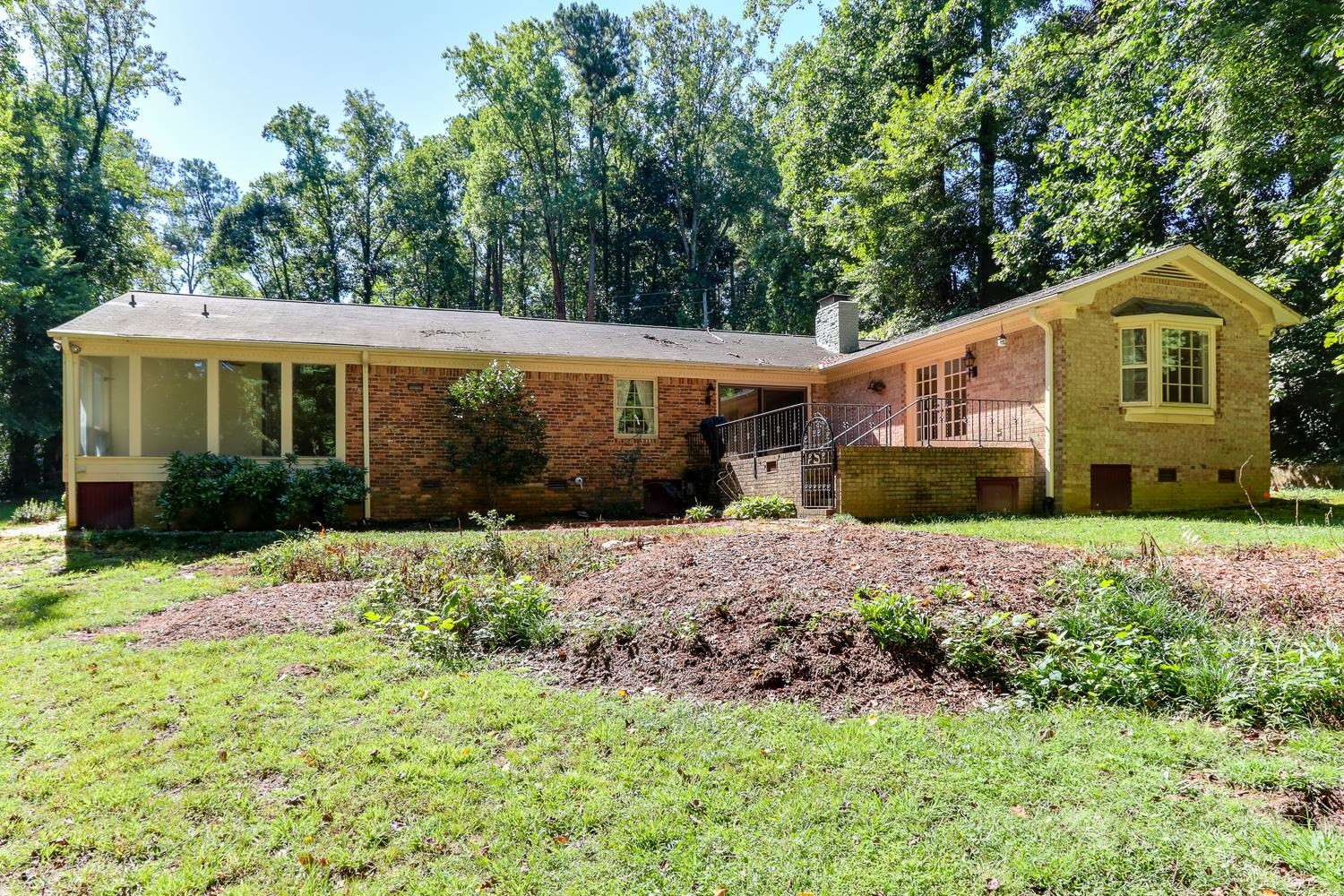 2600 Churchill Road Raleigh, NC 27608 - Photo 29 of 29 Private Back Yard