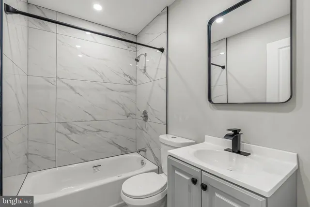 $450,000 | 513 MacDade Boulevard, Darby, PA 19023