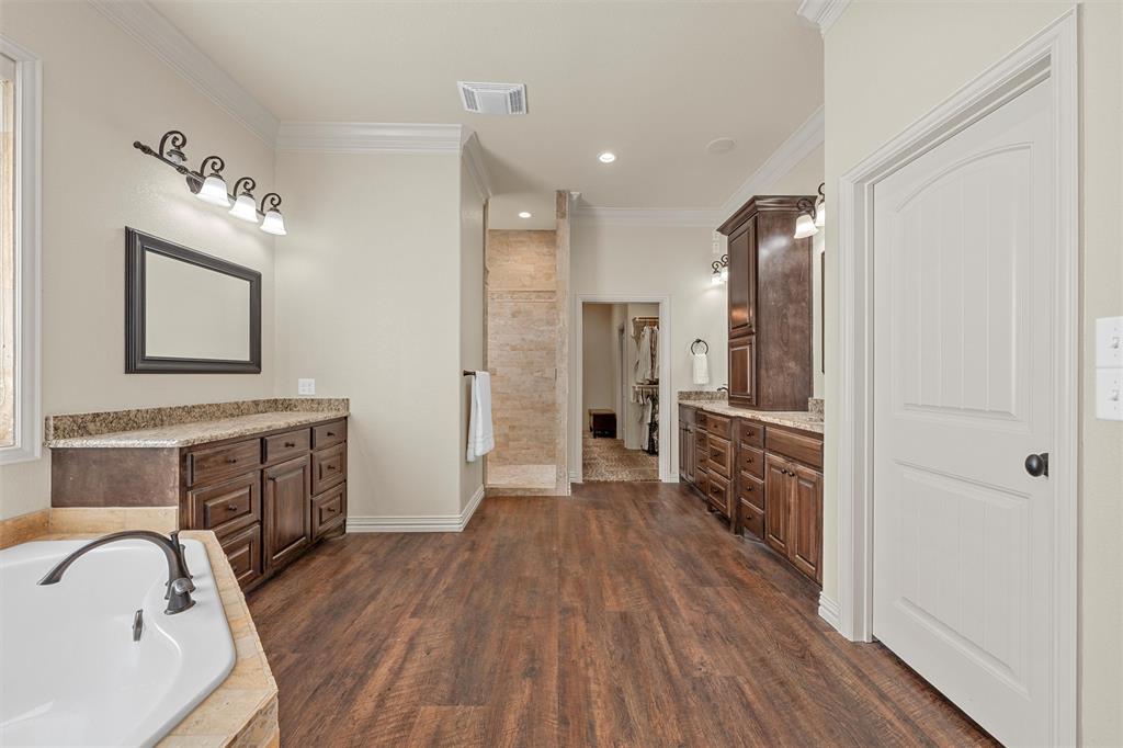 161 Rancho Lorena Drive Lorena, TX 76655 - Photo 14 of 38