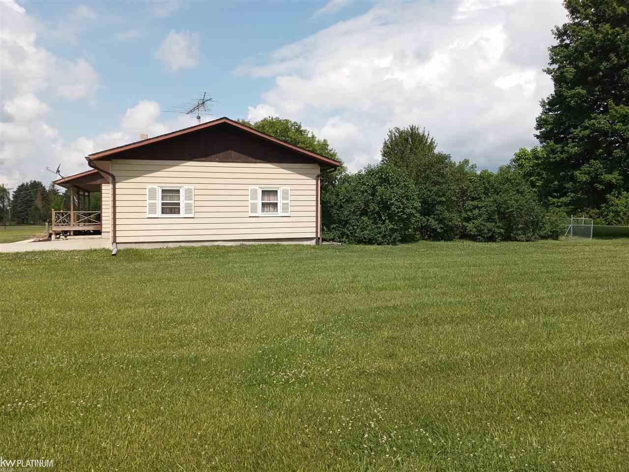 9080 Rynn Road Avoca, MI 48006 - Photo 35 of 48 50047109-34.JPG