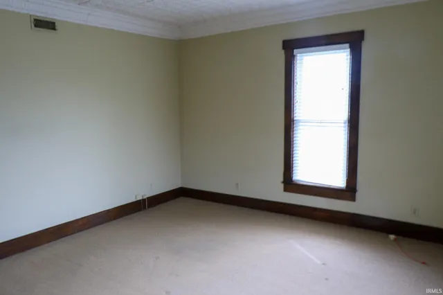 $1,300 | 207 East 4th Street, Jasper, IN 47546