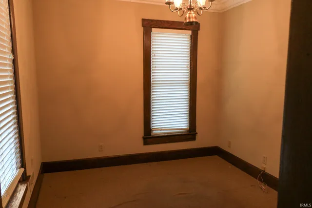 $1,300 | 207 East 4th Street, Jasper, IN 47546