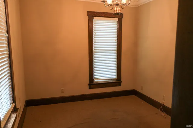 $1,300 | 207 East 4th Street, Jasper, IN 47546