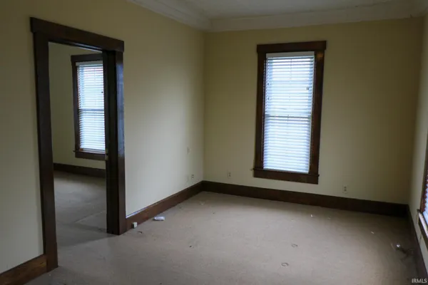 $1,300 | 207 East 4th Street, Jasper, IN 47546