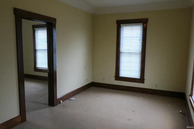 $1,300 | 207 East 4th Street, Jasper, IN 47546