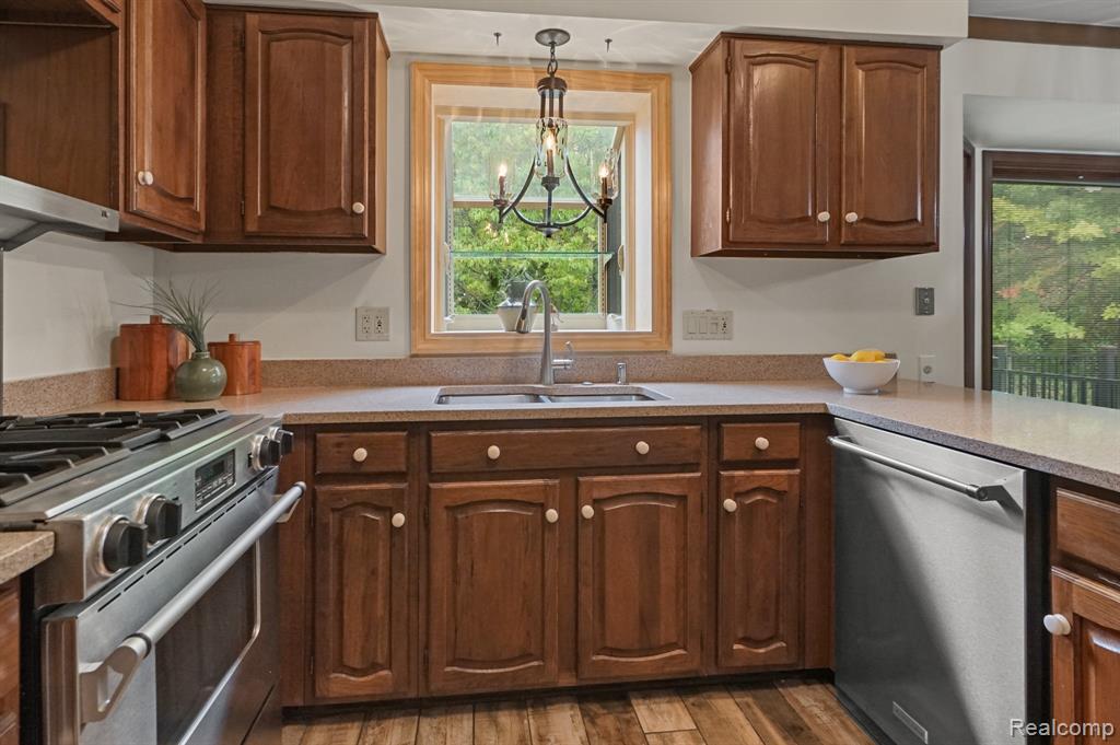 391 Silvervale Drive Rochester Hills, MI 48309 - Photo 10 of 27