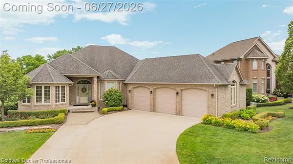 $699,900 | 16238 Via Mera, Macomb, MI 48042