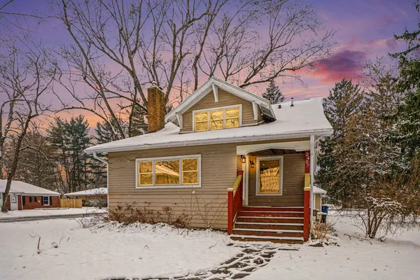 $299,900 | 2407 Fairfield Avenue, Kalamazoo, MI 49048