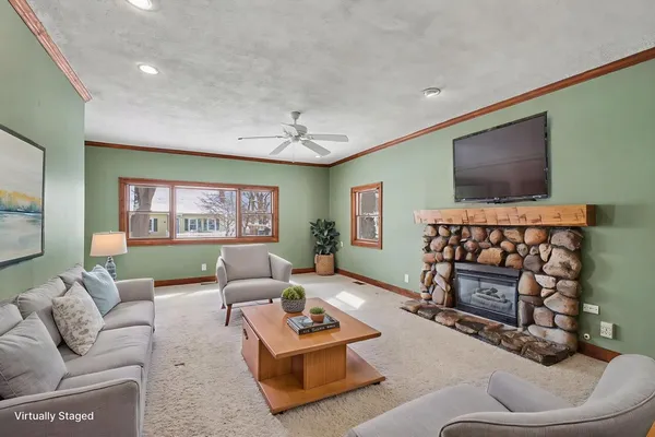 $299,900 | 2407 Fairfield Avenue, Kalamazoo, MI 49048