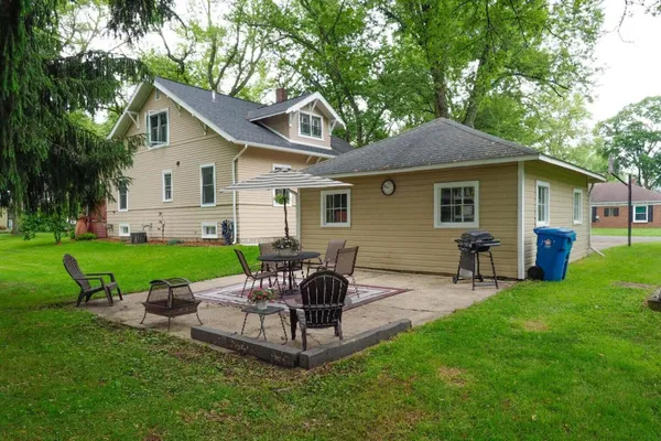 $299,900 | 2407 Fairfield Avenue, Kalamazoo, MI 49048