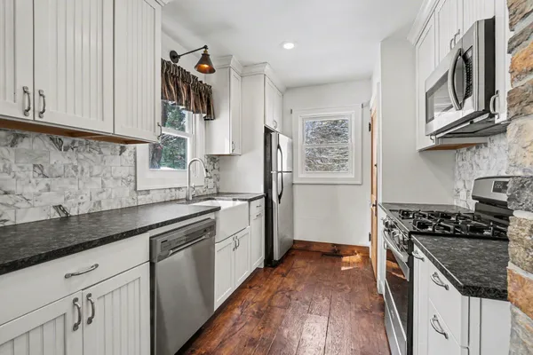 $299,900 | 2407 Fairfield Avenue, Kalamazoo, MI 49048