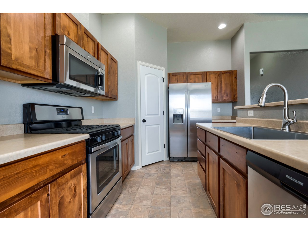7424 23rd St Road Greeley, CO 80634 - Photo 13 of 40 Kitchen