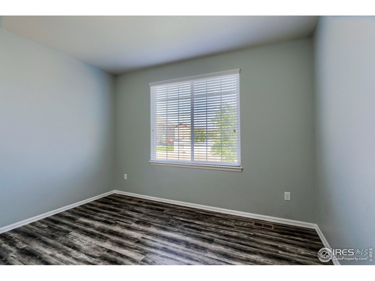 7424 23rd St Road Greeley, CO 80634 - Photo 26 of 40 Front bedroom 2