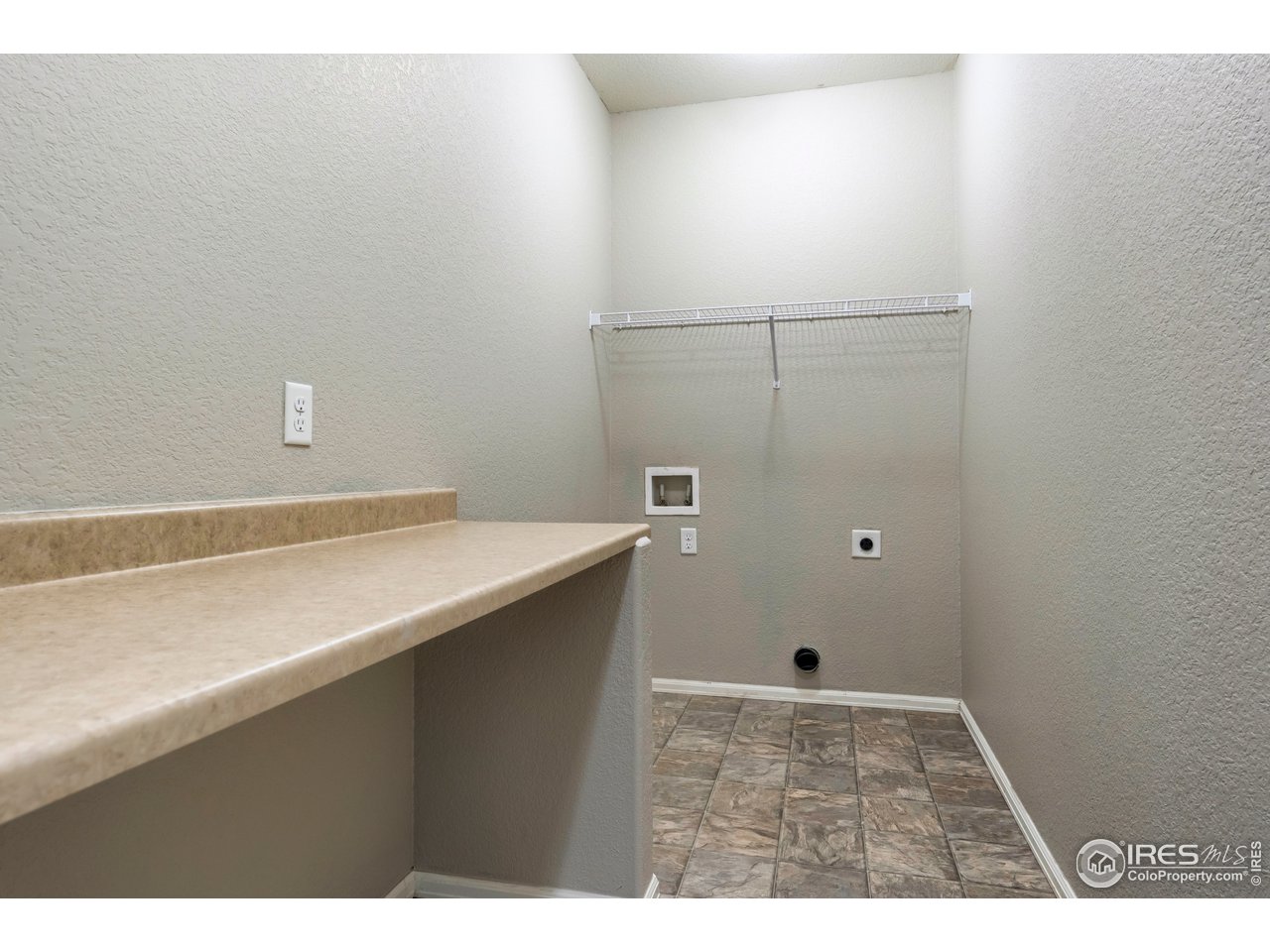 7424 23rd St Road Greeley, CO 80634 - Photo 32 of 40 Large laundry room