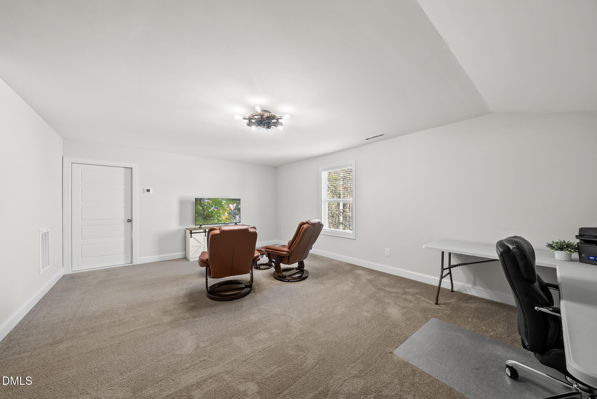 320 Kavanaugh Road Wake Forest, NC 27587 - Photo 26 of 32 a workspace with furniture and a couch