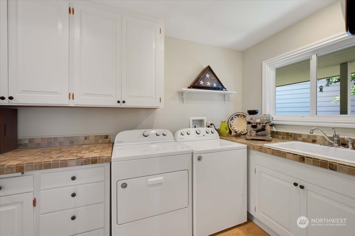 836 Crown Drive Everett, WA 98203 - Photo 27 of 40