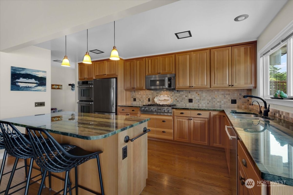 836 Crown Drive Everett, WA 98203 - Photo 10 of 40