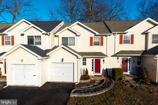 $300,000 | 61 Pinckney Drive, Coatesville, PA 19320