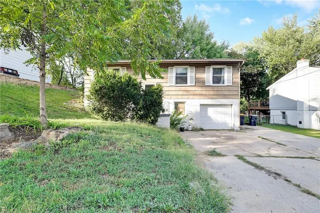 $210,000 | 2436 Northeast 38th Street, Kansas City, MO 64116