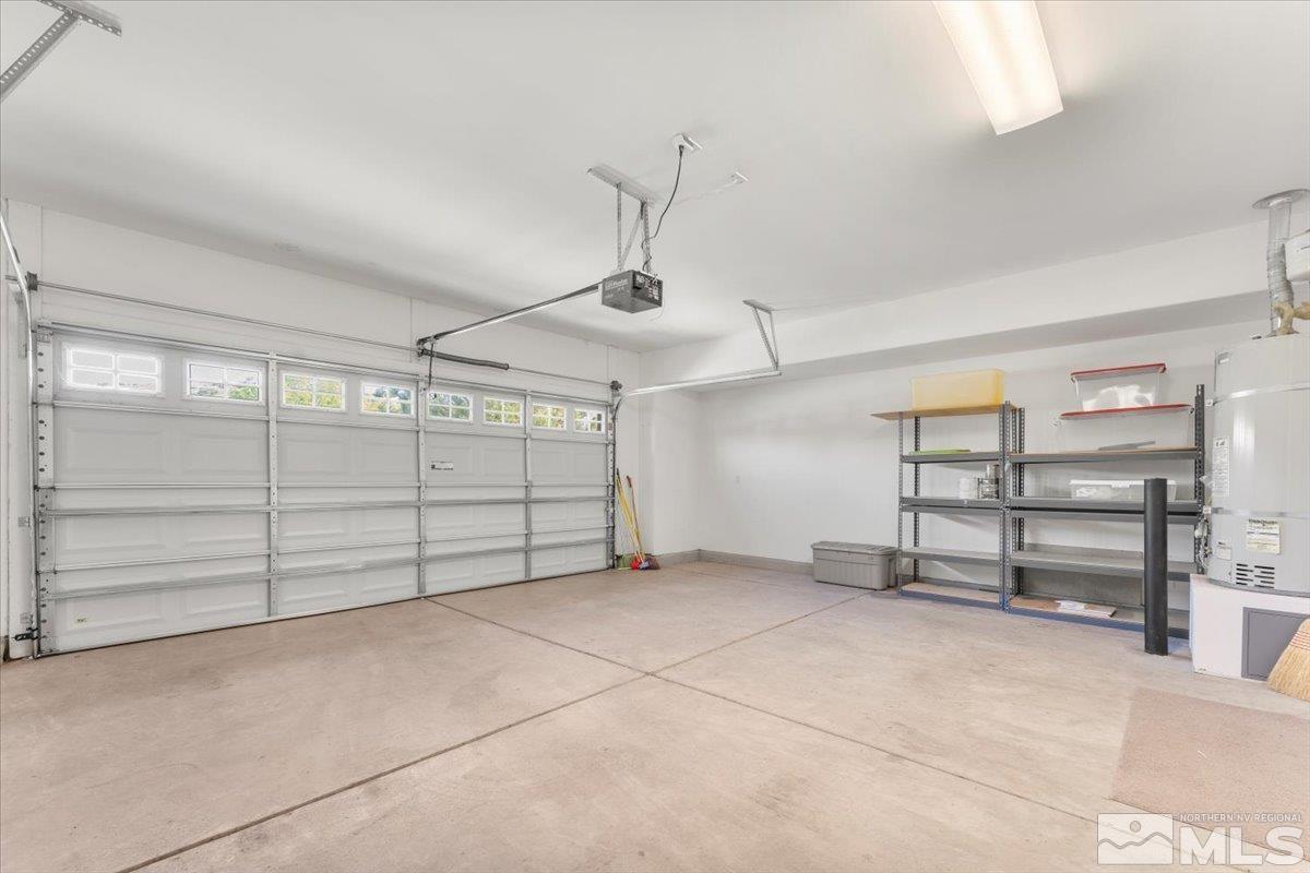 1125 Cliff Park Way Reno, NV 89523 - Photo 24 of 40 a view of a garage room
