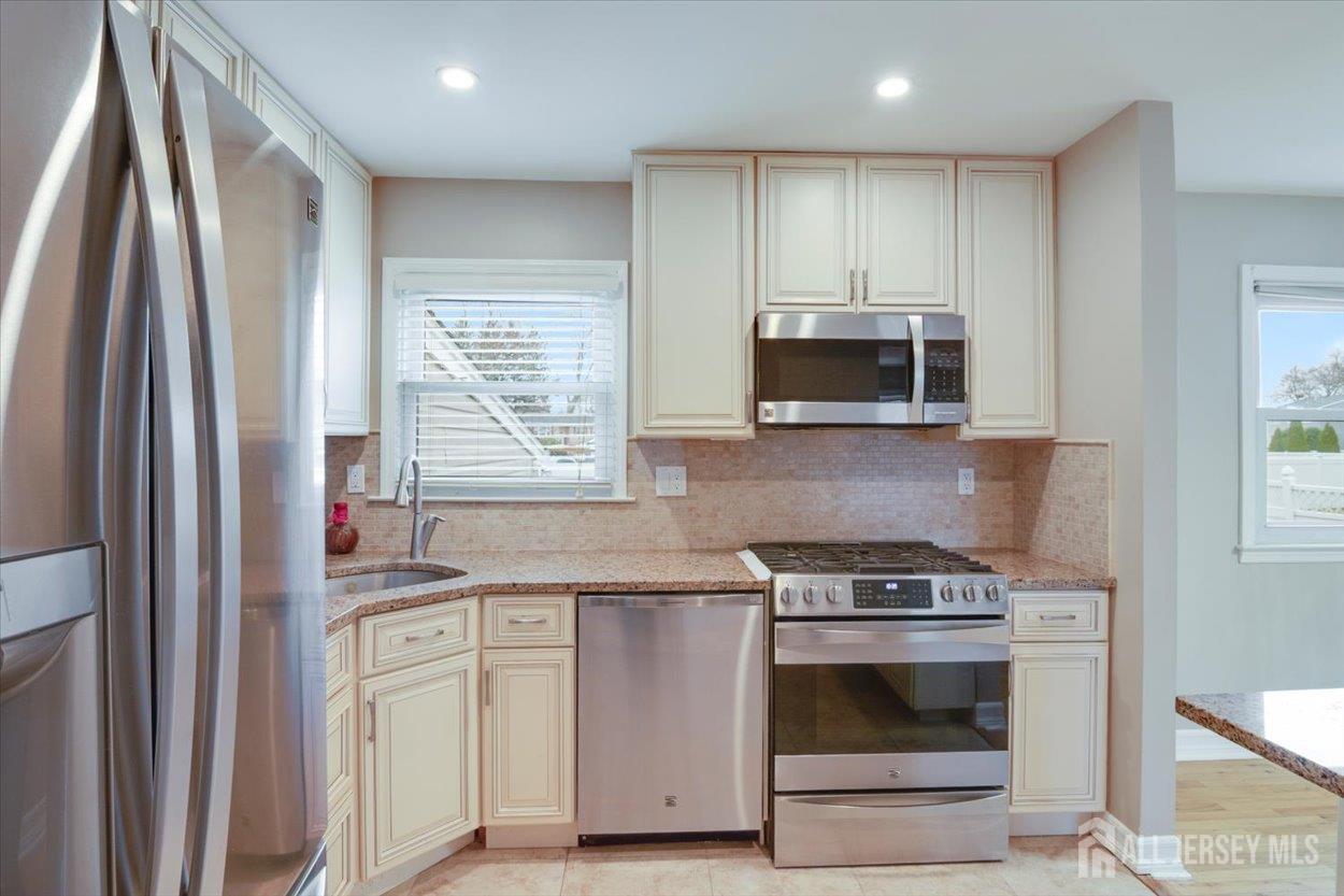 3316 Beverly Road South Plainfield, NJ 07080 - Photo 7 of 29