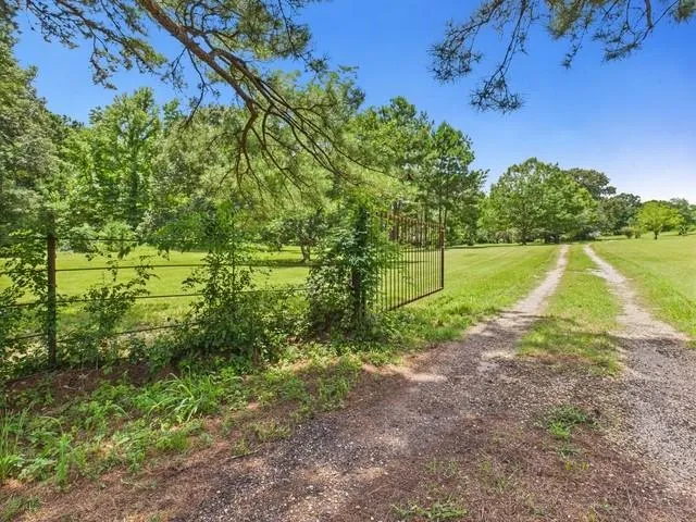 $599,000 | 1525 Farm To Market 3266, Palestine, TX 75801