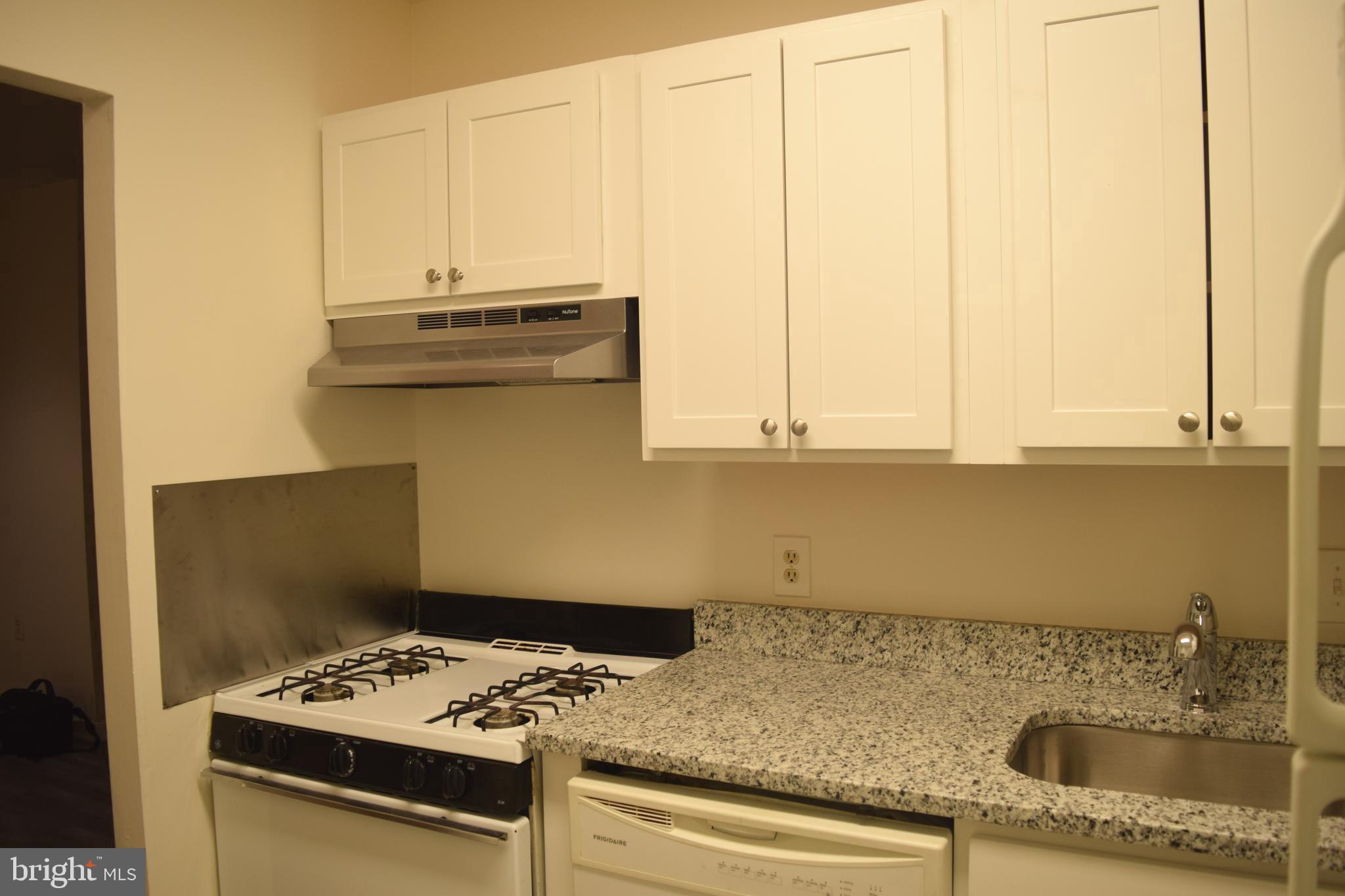 10566 Twin Rivers Road, Unit F1 Columbia, MD 21044 - Photo 33 of 44 Gas Stove