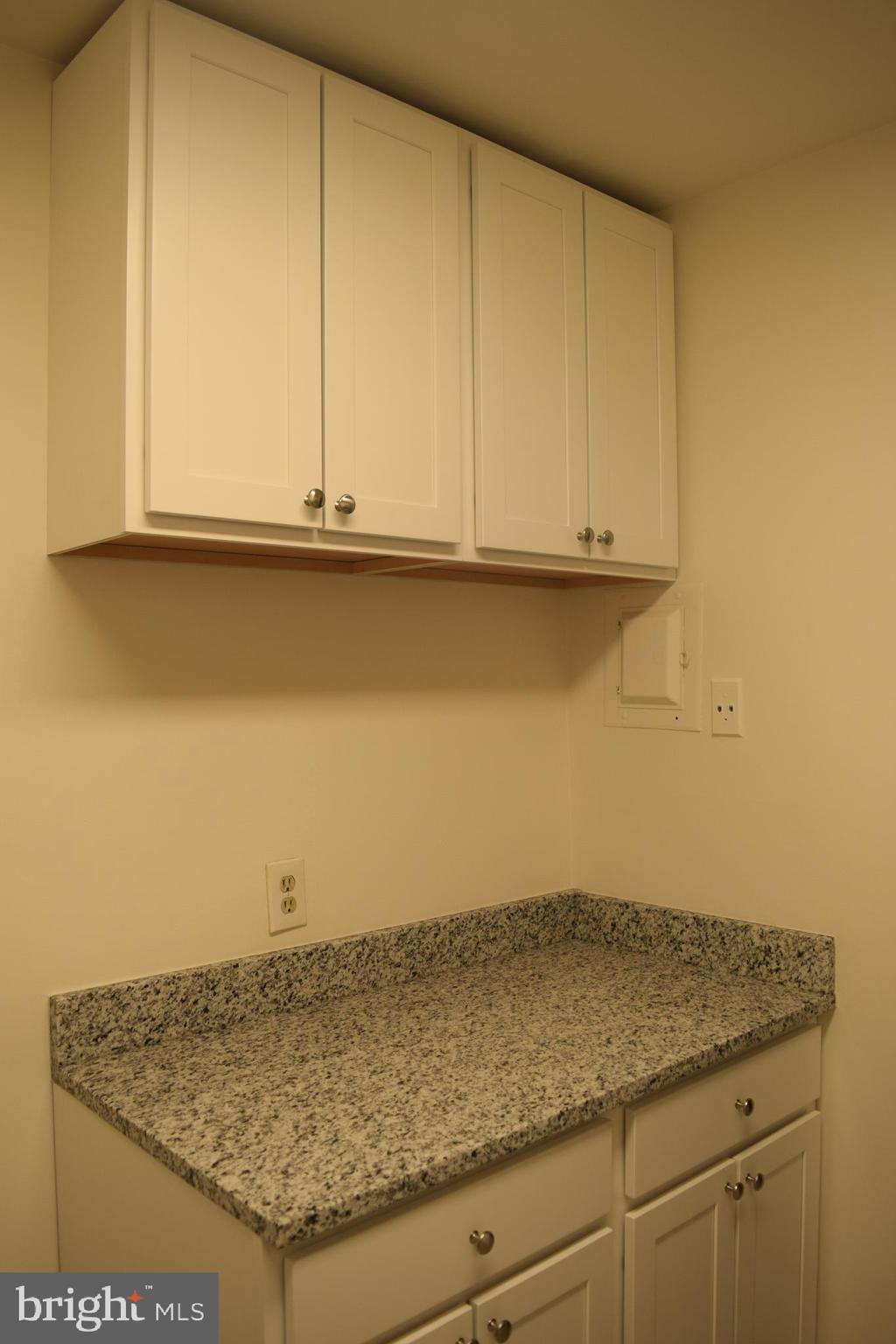 10566 Twin Rivers Road, Unit F1 Columbia, MD 21044 - Photo 36 of 44 Cabinet