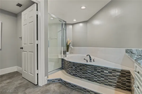$999,000 | 2619 Wulfert Road, Unit 1, Sanibel, FL 33957