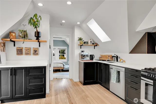 $1,378,000 | 1930 5th Avenue West, Seattle, WA 98119