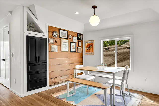 $1,378,000 | 1930 5th Avenue West, Seattle, WA 98119