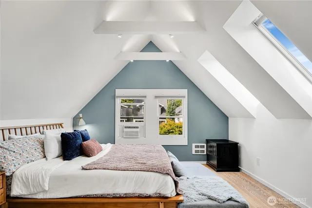 $1,378,000 | 1930 5th Avenue West, Seattle, WA 98119