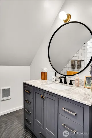 $1,378,000 | 1930 5th Avenue West, Seattle, WA 98119